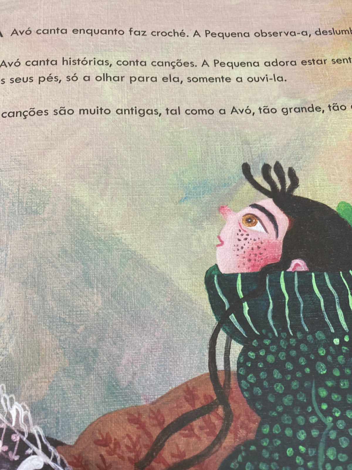 Pequeña, Mãe, Avó