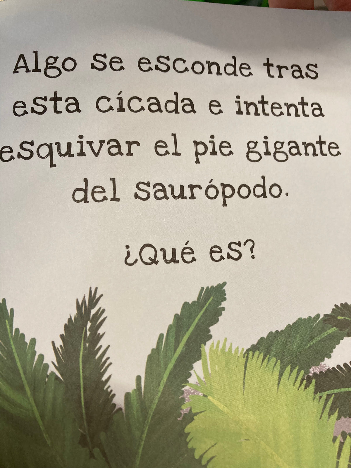 DINOSAURIOS. Un libro para iluminar