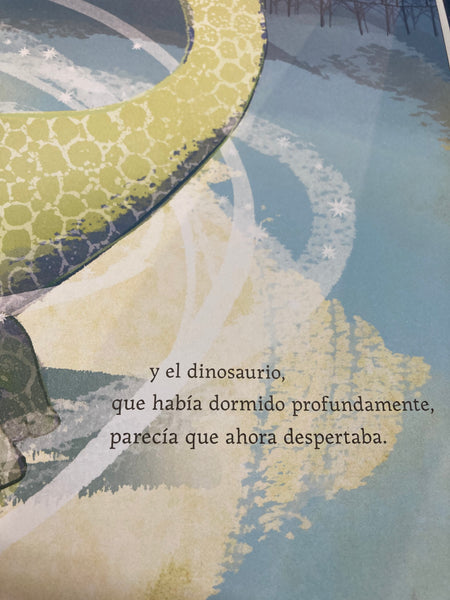 LA NIÑA Y EL DINOSAURIO