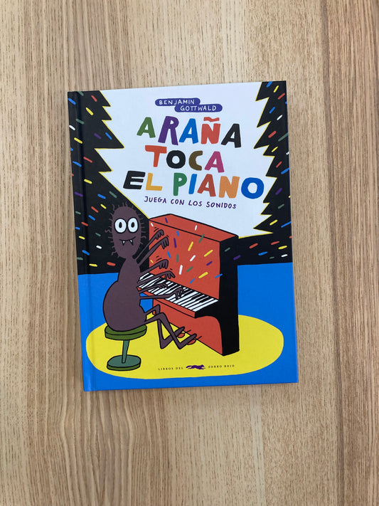 Araña toca piano
